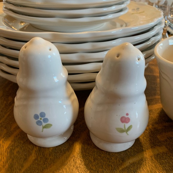 China Set - Picture 3 of 5